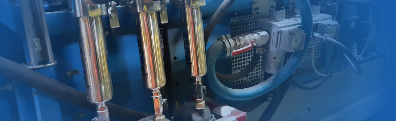 AVG Expels cylindrical product in situ of a flow controlled machine